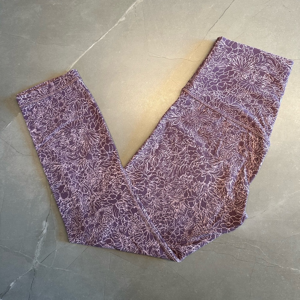 Lululemon Align 21” Crop, size 4